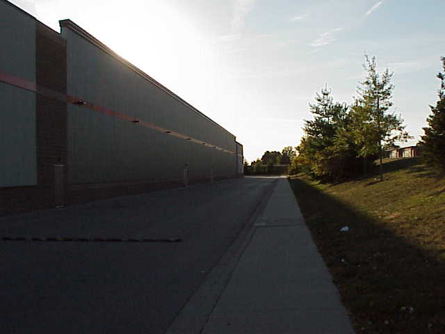 An alleyway taken by the MVC-FD91