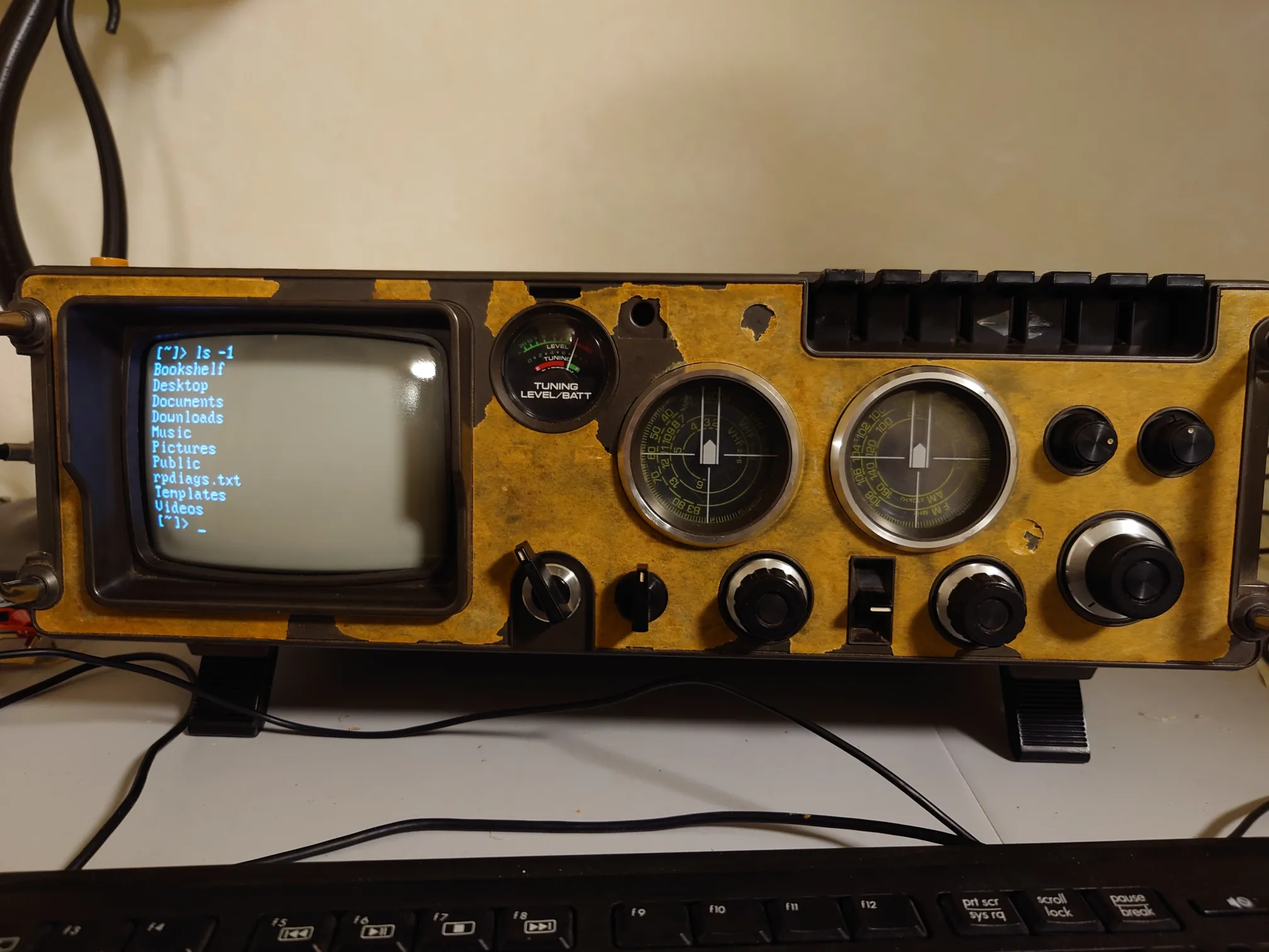 A linux terminal on the black and white tv